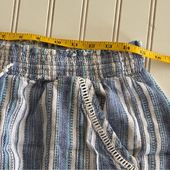 Briggs New York Linen Blue and White Striped Shorts - Picture 8 of 10